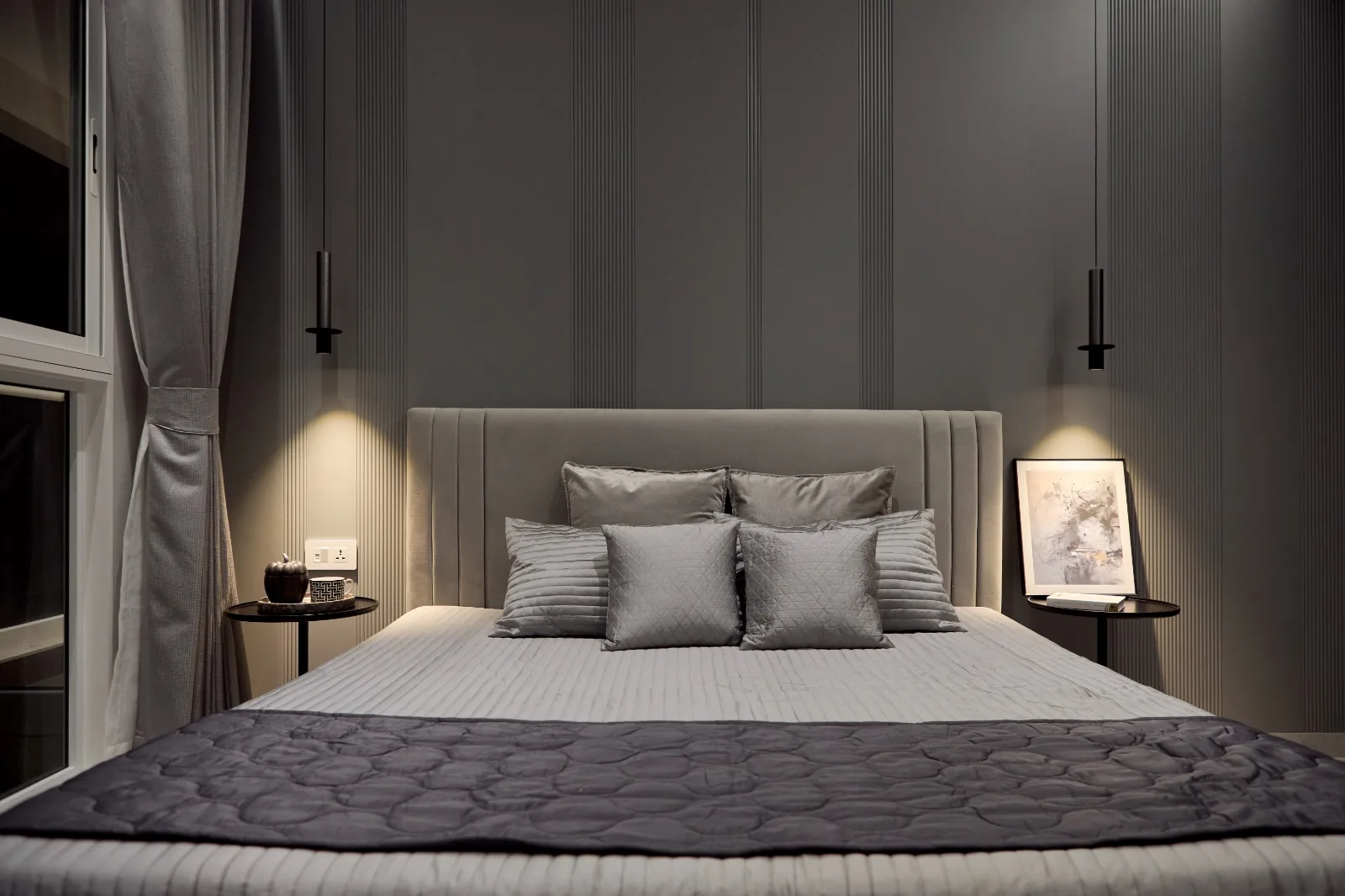 Show Flats — Bedroom with pendant bedside lights
